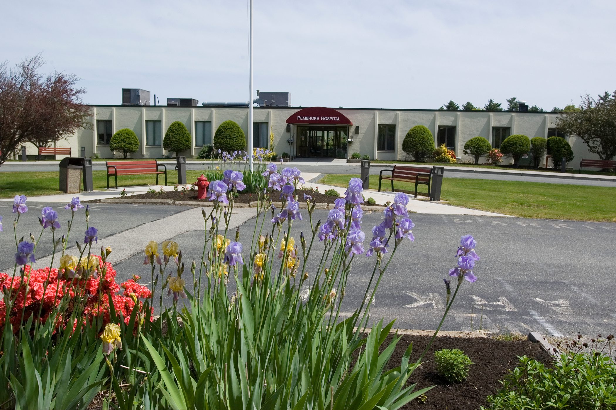 Front entrance to Pembroke Hospital