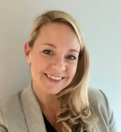 Lyndsey Collins headshot